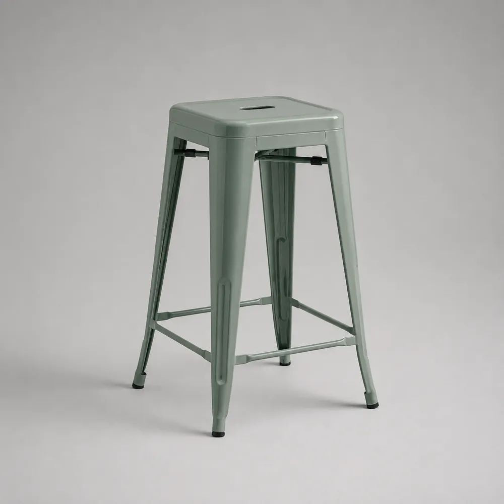 Sgabello da bar alto in acciaio verniciato verde salvia con seduta quadrata, 43 × 43 × 76 cm